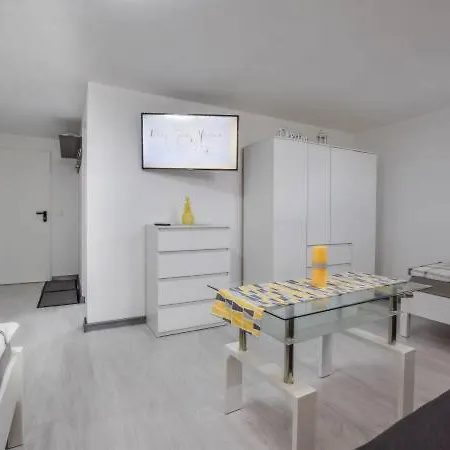 Trzy Pasma Goscinne Pensión Bozkow