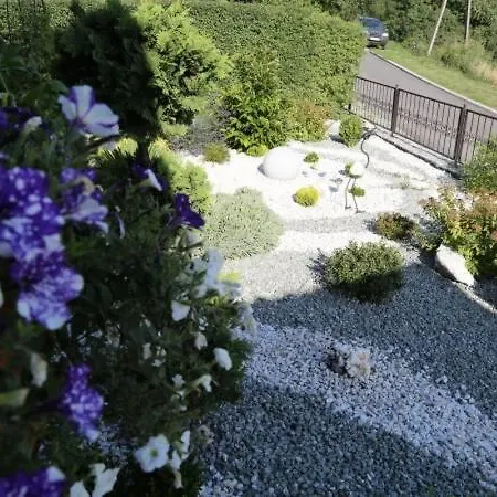 Pensión Trzy Pasma Goscinne Bozkow