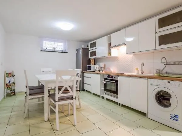 ゲストハウス Trzy Pasma Goscinne Bozkow