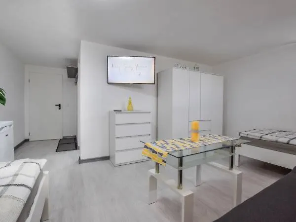 Trzy Pasma Goscinne ゲストハウス Bozkow