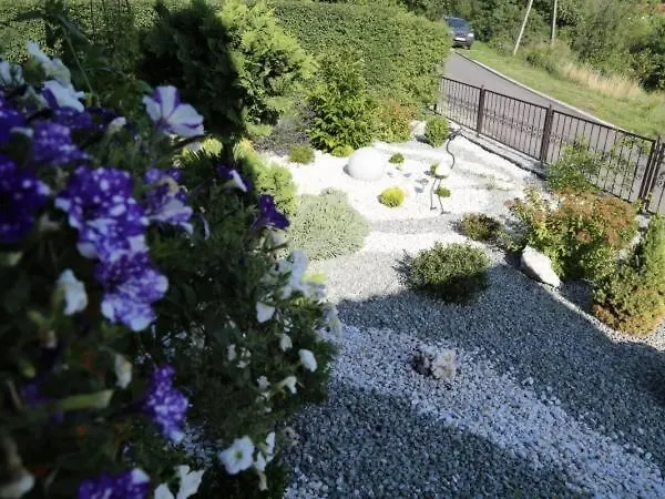 ゲストハウス Trzy Pasma Goscinne Bozkow